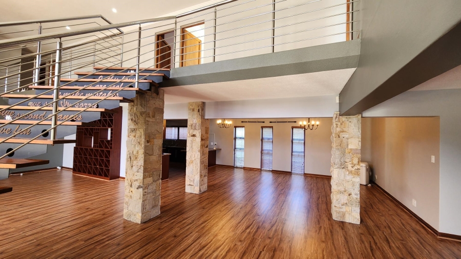 6 Bedroom Property for Sale in Bergsig Western Cape